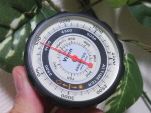 ビクセンの高度計（気圧計）