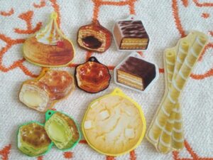 【中級】お菓子の箱の絵柄ストラップ作り④-4