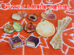 【中級】お菓子の箱の絵柄ストラップ作り⑤-2