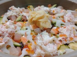 オオズワイガニのちらし寿司（レモンパイの料理）