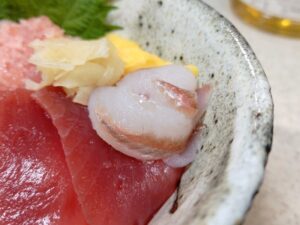ヤガラの海鮮丼（レモンパイの料理）