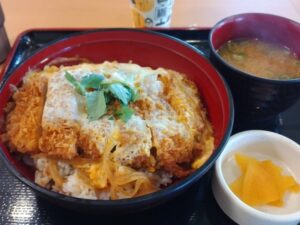 ヤマトポークかつ丼（香芝サービスエリア）