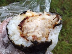 唐揚げおにぎり（レモンパイの料理）