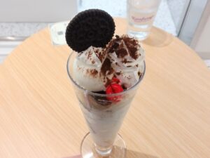 クッキークリームチーズパフェ（からふね屋CAFE）2