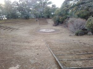 田島岳高射砲台砲座跡 2