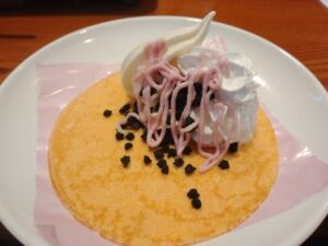 しゃぶ葉のクレープ with ストロベリーソース