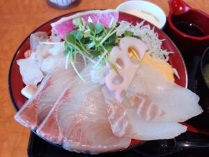 10日九州旅 （うしぶか海彩館のあおさの漁師のまかない丼）5-18