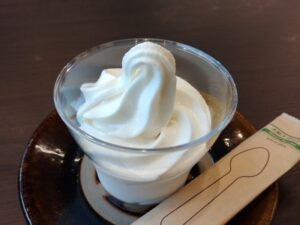 10日九州旅（資さんうどんのソフトクリーム）9-13