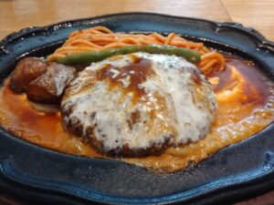 君のハンバーグを食べたい「君のハンバーグ（チーズデミグラスハンバーグ）」