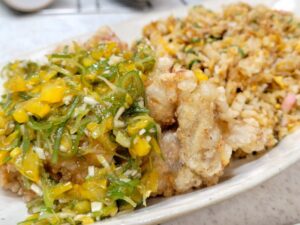 油淋鶏乗せ炒飯（レモンパイの料理）