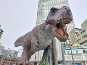 福井駅の恐竜 1