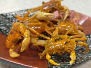 サワガニの素揚げ(レモンパイの料理)