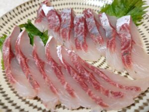 ボラのお刺身（レモンパイの料理）