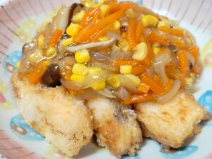 ボラ唐揚げの黒酢あんかけ（レモンパイの料理）