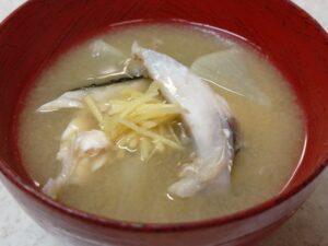 ボラあらの味噌汁（レモンパイの料理）