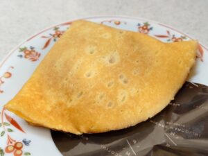 【ファミマ×マルコリ】ショコラと洋梨のクレープ 2