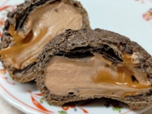 【ファミマ×マルコリ】とろけるキャラメルショコラシュー 3