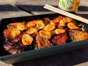 レバニラ弁当（レモンパイの料理）