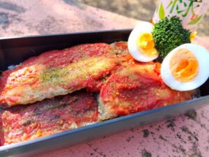 鰯のトマト蒲焼き弁当（レモンパイの料理）