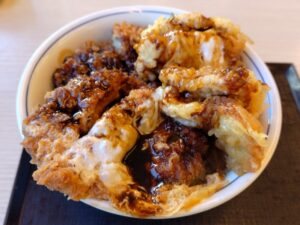 かつや「豚ロース天とチキンカツ丼」