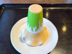和食さとのソフトクリーム盛り放題のコーン