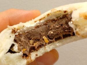 ヤマザキ「ランチパック極厚板チョコとチョコクリーム」2