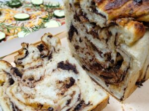 ヘーゼルナッツスプレッド入りマーブルチョコ食パン（レモンパイごはん） 2