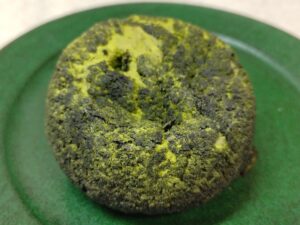 ローソン×森半コラボ「濃い抹茶クッキーシュー」2