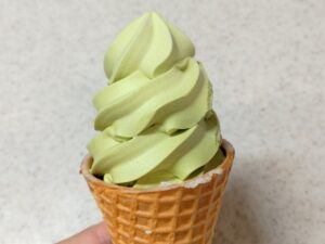 ローソン×森半コラボ「宇治抹茶ワッフルコーン」2
