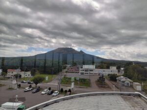 道の駅つど～る・プラザ・さわらから見える駒ケ岳