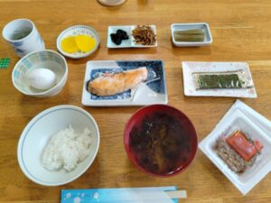 民宿やざわでの朝食（礼文島）